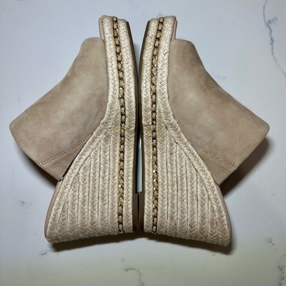 Karl Lagerfeld | ‘Corissa’ Wedge Sandal - Picture 3 of 10